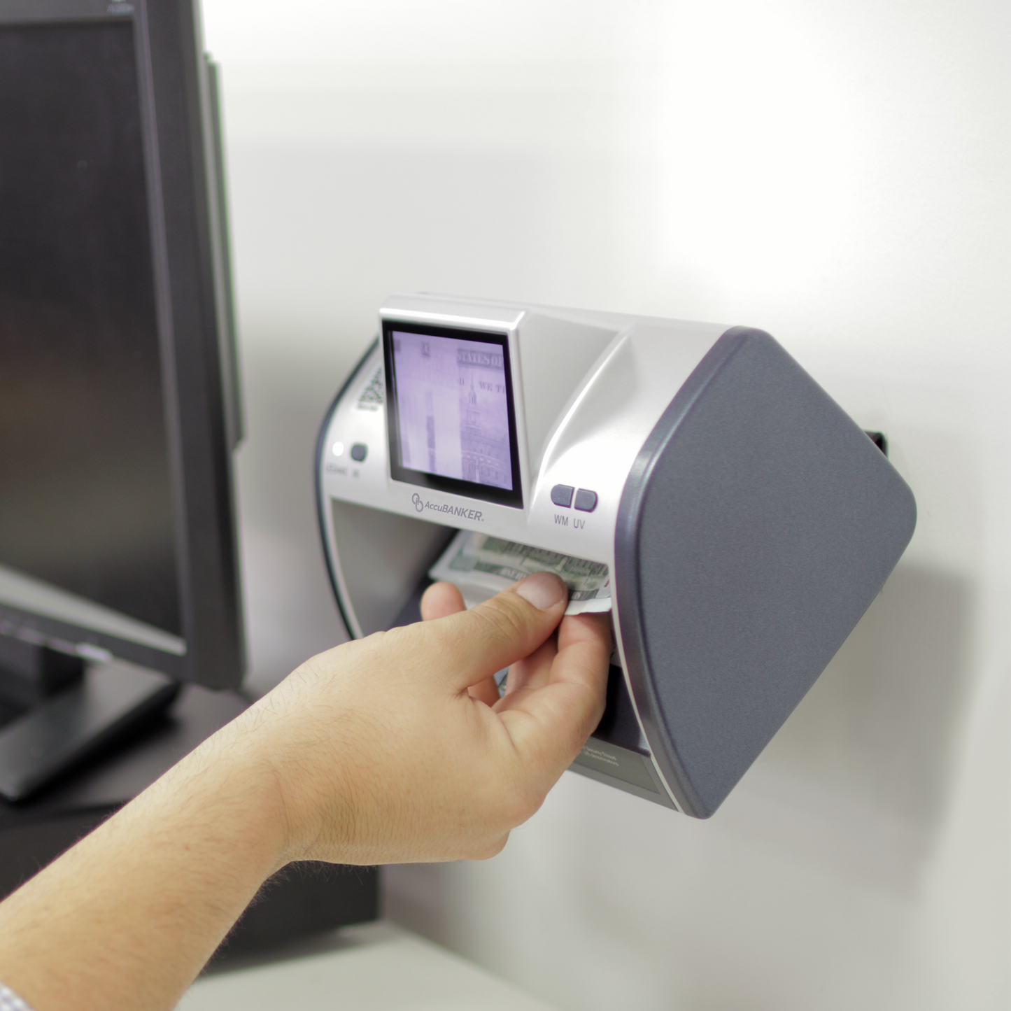 LED440 Infrared Counterfeit Bill/Document Validator